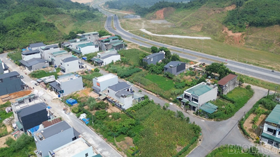 Bat Xatは、主要プロジェクトのための移住用地を整備している。