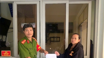 Полиция помогла гражданину вернуть более 20 миллионов донгов, ошибочно переведенных на его счет.