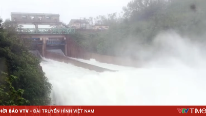 Provinsi Ha Tinh melepaskan air dari banyak waduk irigasi untuk mengatasi curah hujan yang tinggi.