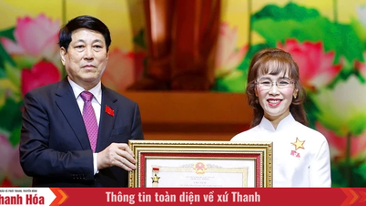Dr Nguyen Thi Phuong Thao otrzymuje tytuł Bohatera Pracy w okresie Odnowy.
