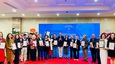 Vietnamská asociace tanečních umělců oceňuje 50 významných tanečních děl z let 1975 až 2025.