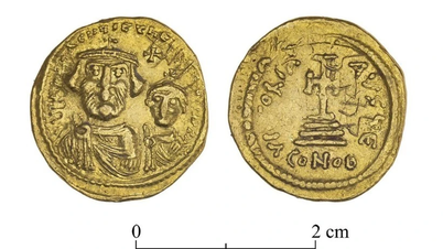 Sebuah syiling emas yang memaparkan imej Maharaja Byzantine Heraclius, yang berusia kira-kira 1,400 tahun, telah ditemui.