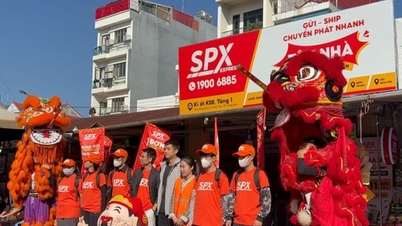 A SPX Express expande suas agências postais para atender à demanda por mala direta durante o período de fim de ano.