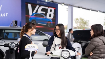 Vietnamese customers were impressed with VinFast's comprehensive green ecosystem at the Vietnam Mobility Show 2025.