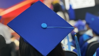 تتجاوز نسبة الطلاب الذين يتخرجون متأخراً في العديد من الجامعات التابعة لجامعة فيتنام الوطنية في مدينة هو تشي منه 60%. ما السبب في ذلك؟