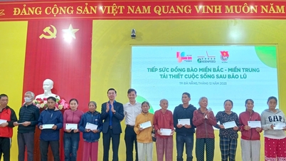 บริจาคเงิน 1 พันล้านดองเพื่อช่วยเหลือผู้ประสบภัยจากพายุและน้ำท่วม