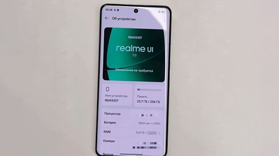 Realme leaks reveal smartphone with 10,000 mAh battery and impressive specifications.
