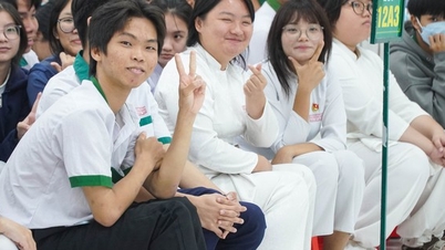 Meningkatkan bimbingan karier bagi siswa di daerah pinggiran kota.