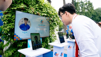 KI-gestütztes Einchecken und Roboter-Demonstrationen der Technologie hinterließen einen starken Eindruck beim 1. Jugendkongress der Ho-Chi-Minh-Stadt.
