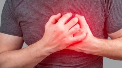 What kind of diet and exercise should people with cardiovascular disease follow to maintain good health during the cold season?