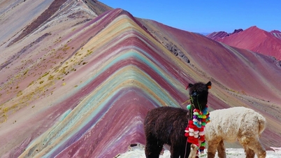 Why are Rainbow Mountain so colorful?