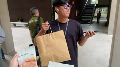 The young man went around the university giving candy to strangers for one reason.