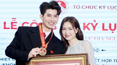 Hòa Minzy chúc mừng NTK 9X lập kỷ lục, Thoa Trần lập kỷ lục nhờ áo dài