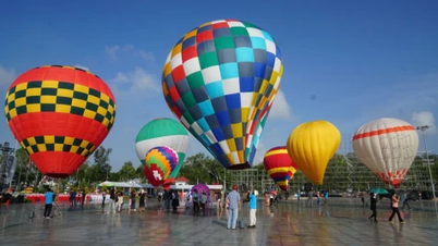 Rực rỡ bầu trời Sa Đéc: Thử nghiệm khinh khí cầu khổng lồ tại Festival Hoa - Kiểng 2025