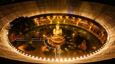 พระพุทธรูปโคนางามานะประดิษฐานอยู่บนยอดเขาบาเด็น