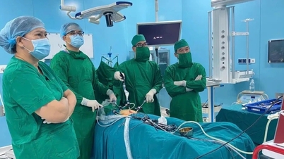 Không phải vào đất liền, du khách và người dân được phẫu thuật tại Côn Đảo