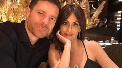 Xabi Alonso's beautiful wife cheers him on amid rumors of his imminent dismissal from Real Madrid.