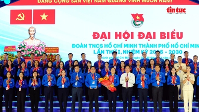 Åpningsseremonien for den første kongressen til Ho Chi Minh-byens kommunistiske ungdomsforbund