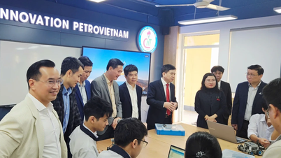 Ha Tinh-provinsen inviger ett övningsrum för STEM-utbildning värt 3,5 miljarder VND.
