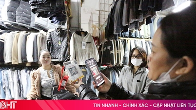 Die lokalen Märkte in Ha Tinh sind jetzt mit QR-Codes "übersät".