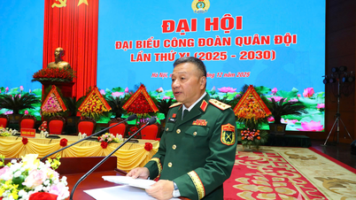 General Le Quang Minh ledet den første sesjonen av den 11. kongressen til hærens fagforening.