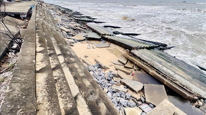 Tembok laut Nhật Lệ, yang belum diperiksa dan diluluskan secara rasmi, telah musnah akibat ombak besar.