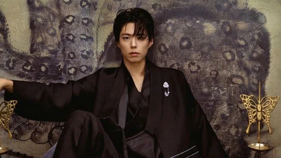 Park Bo Gum établit un record d'audience en 2025 tout en portant un hanbok.