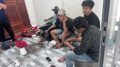Policie v obci Thanh Loc přistihla pět osob při činu užívání nelegálních drog.