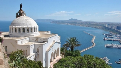 Oran, Afrika'nın önde gelen gelişmekte olan turizm şehri seçildi.