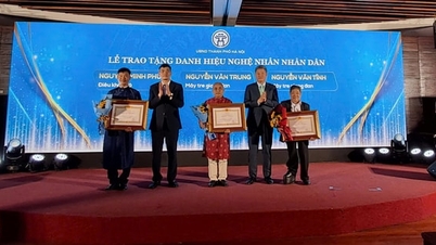 Awarding the titles of People's Artisan and Distinguished Artisan of Hanoi in 2025