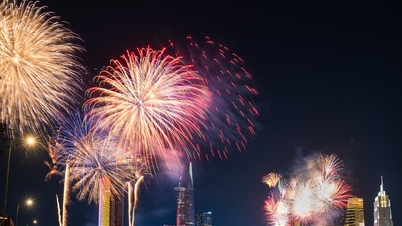 Esta noite, a cidade de Ho Chi Minh terá espetáculos de fogos de artifício em quatro locais para celebrar a chegada do ano novo de 2026.