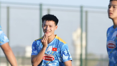 Trener Kim Sang-sik pilnie sprowadza nowych graczy z Wietnamu, ponieważ zmaga się z bólem głowy spowodowanym kontuzją Thanh Nhàna.