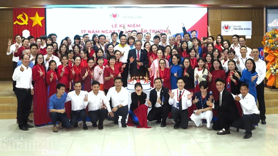 Pacific University viert haar 17e jubileum.