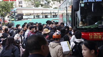 สถานีขนส่งฮานอยเต็มไปด้วยผู้โดยสารก่อนวันหยุดปีใหม่