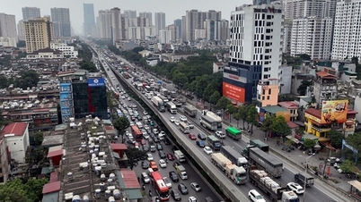 Вулиці Ханоя були переповнені людьми та транспортом в останній день року.