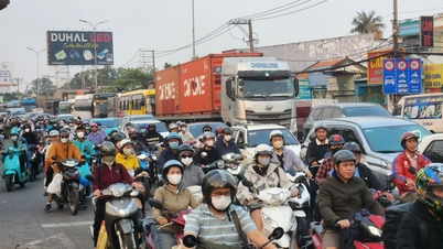 Cidade de Ho Chi Minh: Pessoas deixando a cidade, congestionamento em todas as vias de acesso.