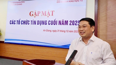 An Giang liderleri, 2026 Yeni Yılı öncesinde banka yetkililerini ziyaret ederek tebrik etti.