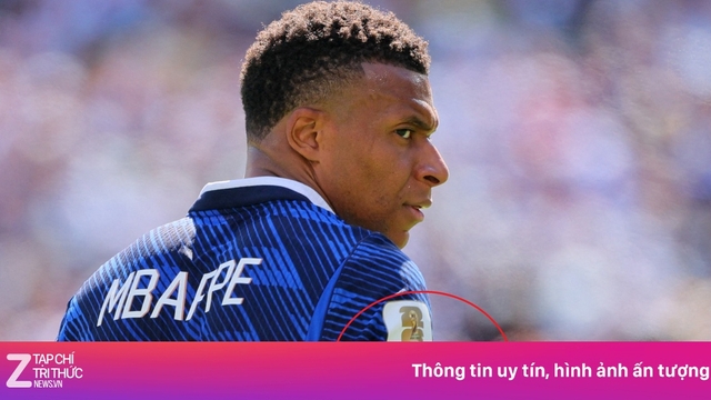 エムバペのユニフォームがフランス代表チームの他の選手と異なる理由。