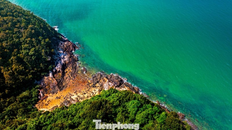 Що особливого на острові поблизу морського кордону з Китаєм?