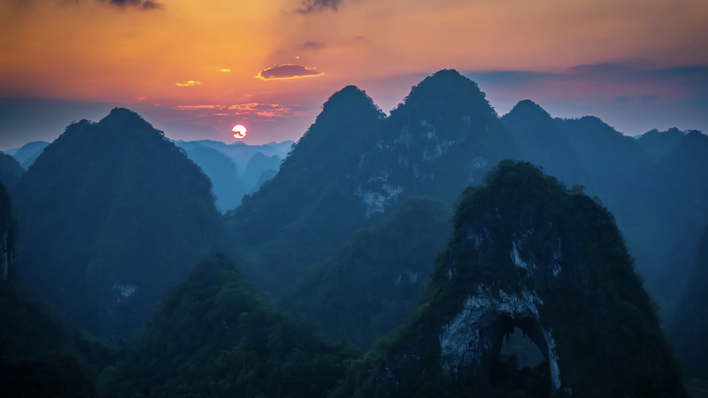 L'arc majestueux de la grotte de Tu Lan