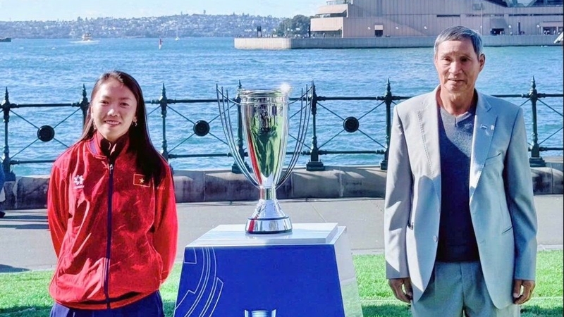 Coach Mai Duc Chung and Huynh Nhu attended the draw ceremony in Sydney