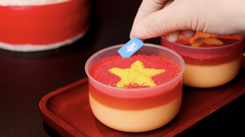 Xu hướng làm bánh in hình cờ đỏ - sao vàng