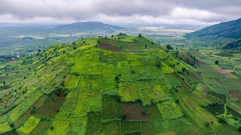 Admire the million-year-old Chu Dang Ya volcano in Gia Lai