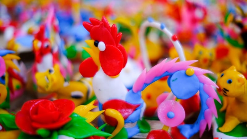 Manteniendo el espíritu del Festival del Medio Otoño a través de los colores de las figuras