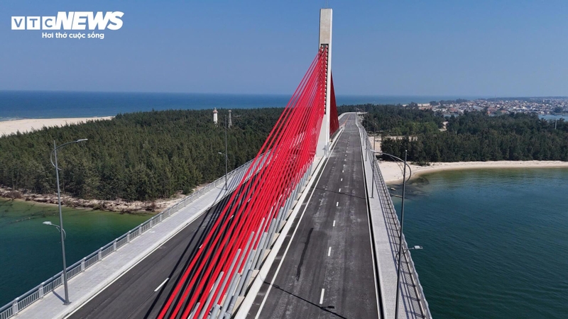 A close-up view of the longest sea bridge in Central Vietnam, awaiting opening to traffic in Hue.